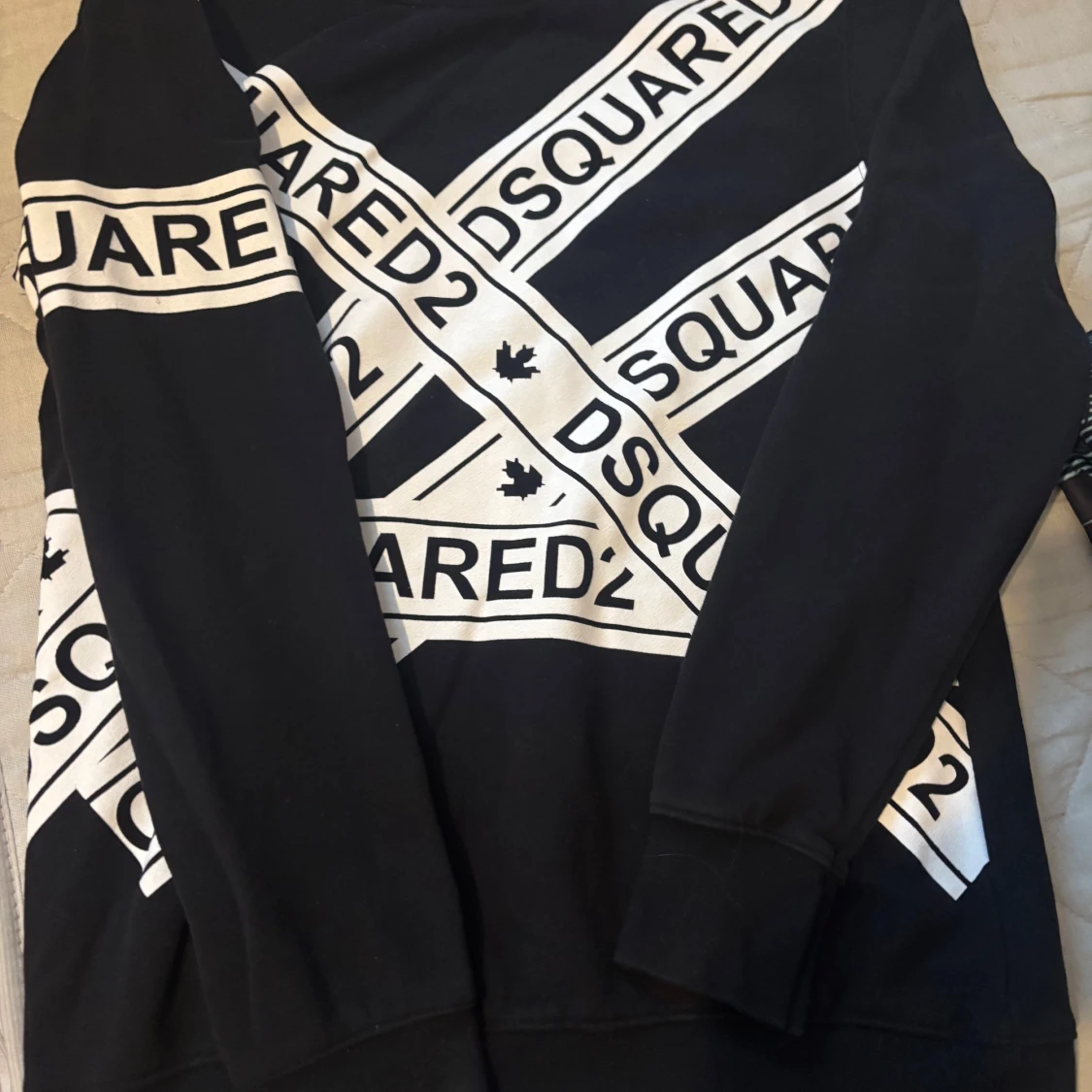 Svart långärmad tröja från Dsquared2