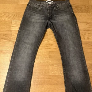 J-Lindberg jeans  - Säljer dessa asfeta jeans från J-Lindberg. Storlek 31/32 mycket bra skick. 