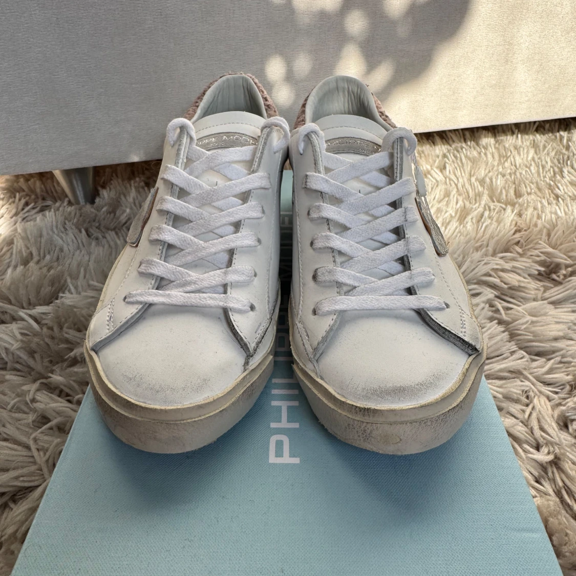 Vita sneakers från Philippe Model - 2