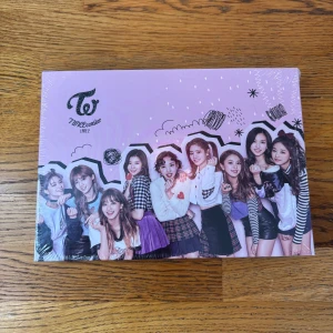 Nytt Twice album - Helt nytt oöppnat inplastat Twice Twicecoaster lane: 2 album!