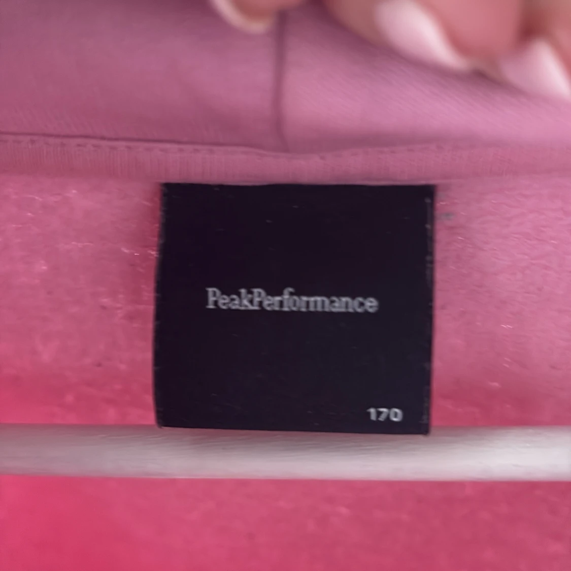 Rosa hoodie från Peak Performance - 2