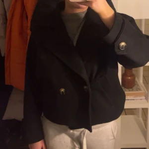 Kort kappa - Jätte fin vårjacka, priset kan diskuteras🩷