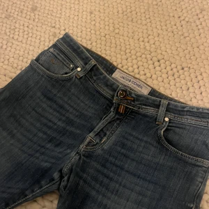 Jeans från Jacob Cohen (35) - Snygga blå jeans från Jacob Cohen. Storlek 35 och modell 622 