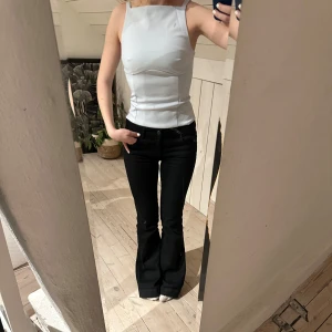 Vit korsettopp-zara - Helt oanvänd topp från zara, lapp kvar. 