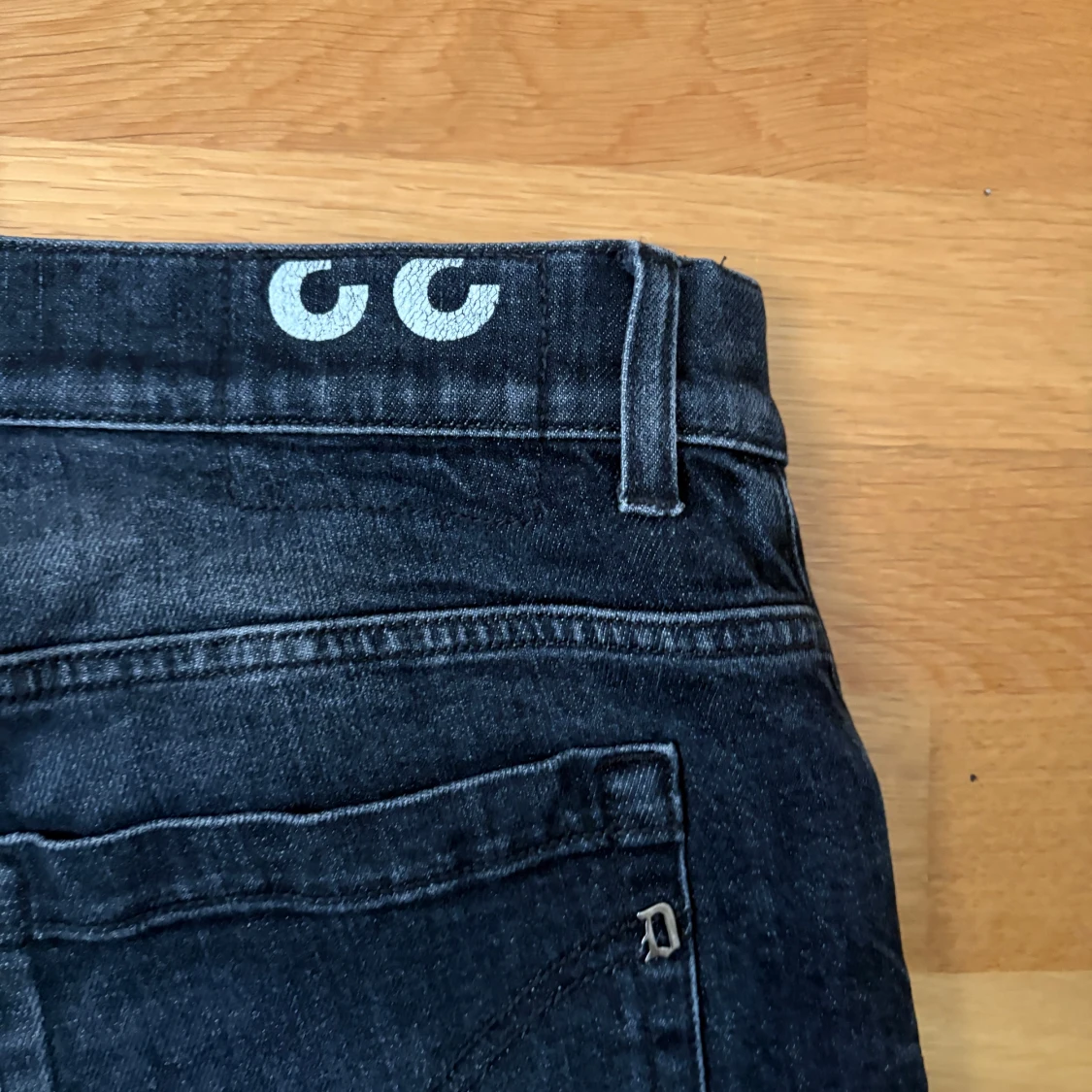 Svarta jeansbyxor från Dondup - 2