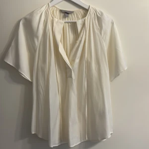 fin blus - stor i storleken 