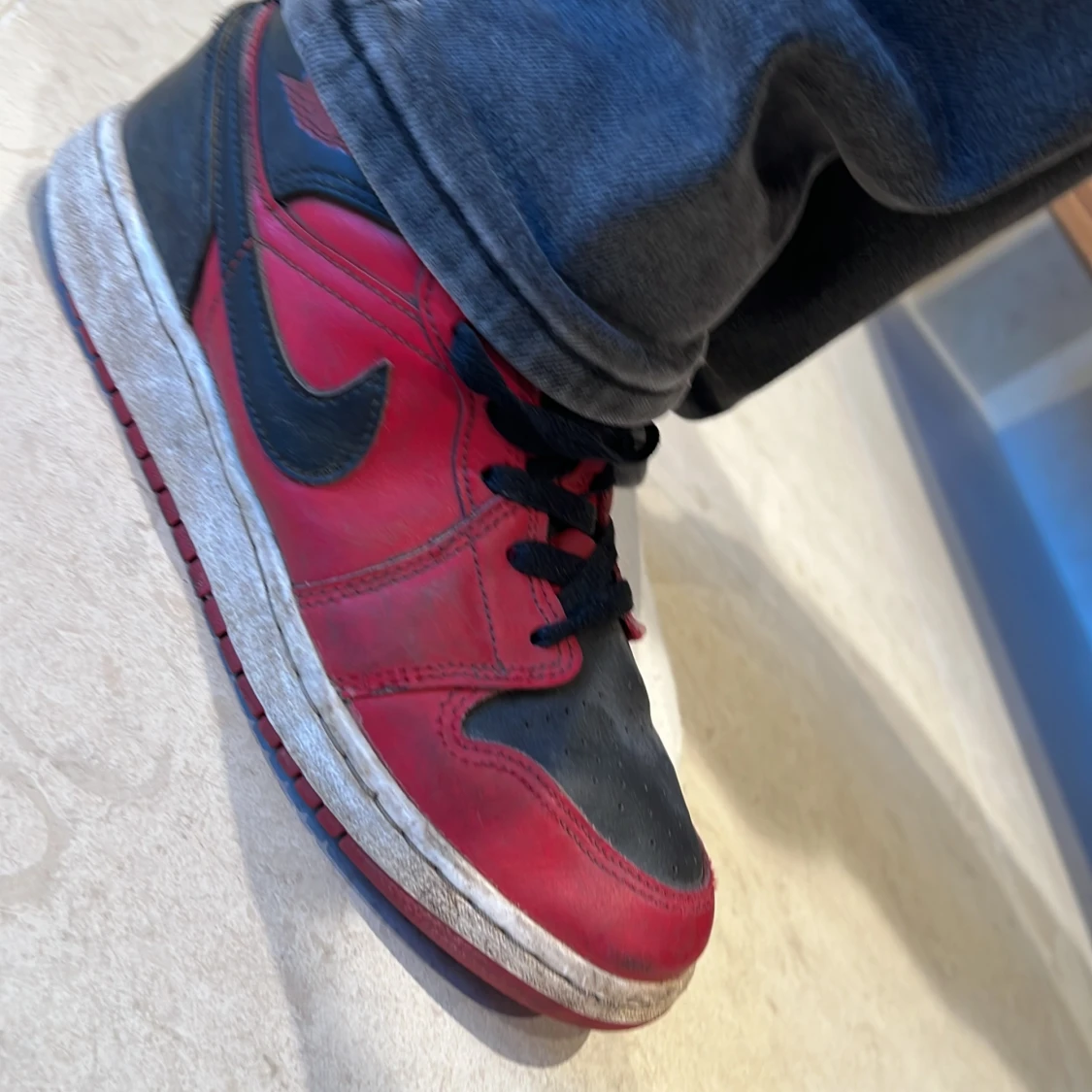Röda och svarta Nike Air sneakers - 3