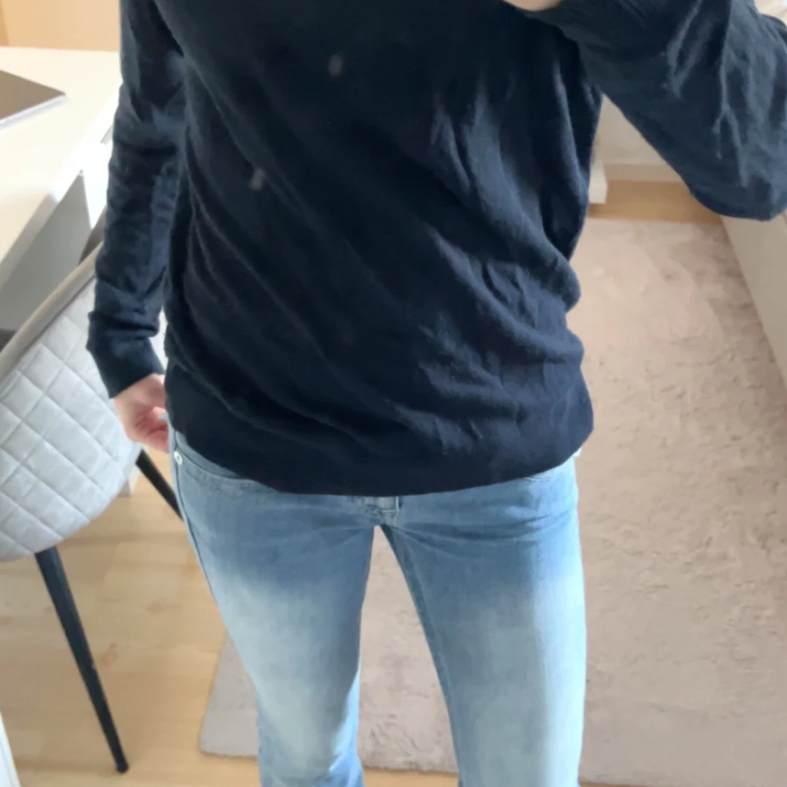 Marinblå långärmad tröja 