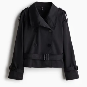 SÖKER  - Söker denna trenchcoat xs-m, hör av er om ni har kan även funka i beige💕