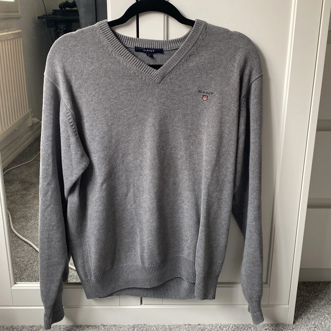 Grå stickad tröja från GANT