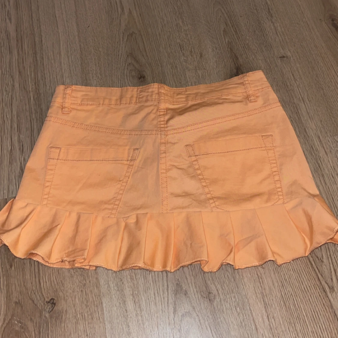 Aprikosfärgad volangkjol - 2