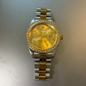 Guld silver klocka - Priset kan diskuteras vid snabb affär