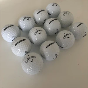 Callaway Supersoft - En samling Callaway Supersoft golfbollar – perfekta för dig som vill ta ditt golfspel till nästa nivå. Supersoft-serien är känd för sin mjuka känsla och långa räckvidd. Passar både nybörjare och erfarna golfare som vill ha extra kontroll på banan.
