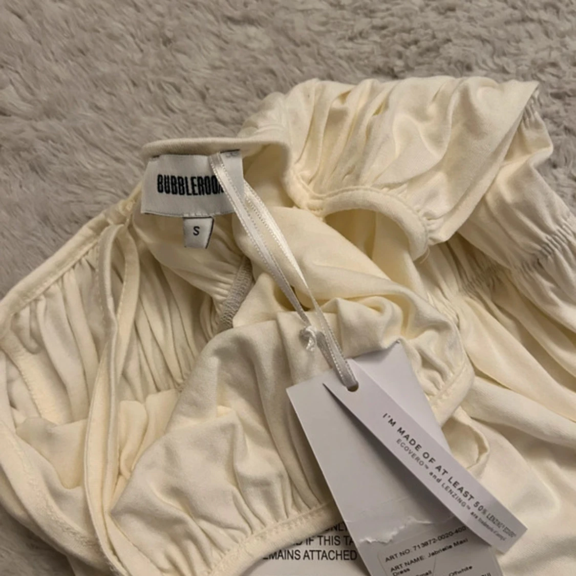 Ljus långklänning från Bubbleroom - 3