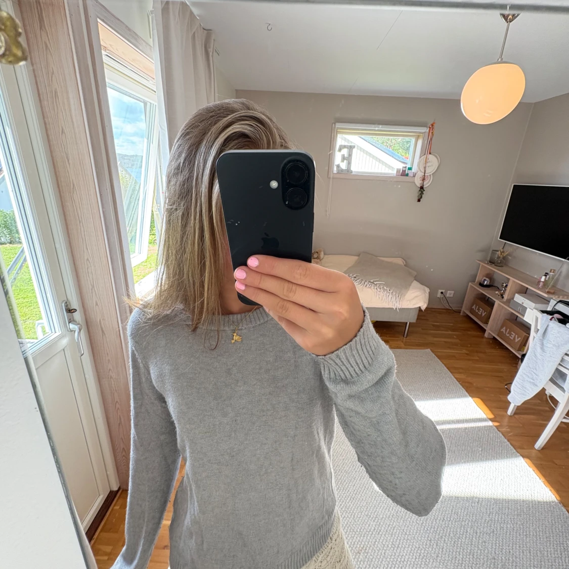 Ljusgrå stickad tröja från Vila