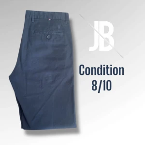 kostymbyxor från Polo Ralph Lauren - Snygga kostymbyxor från raffe i storlek W33/L32🔥🔥 perfekt för både finare tillfällen eller bara som vardags🤩 nypris runt 1300kr😮skriv vid frågor 😇