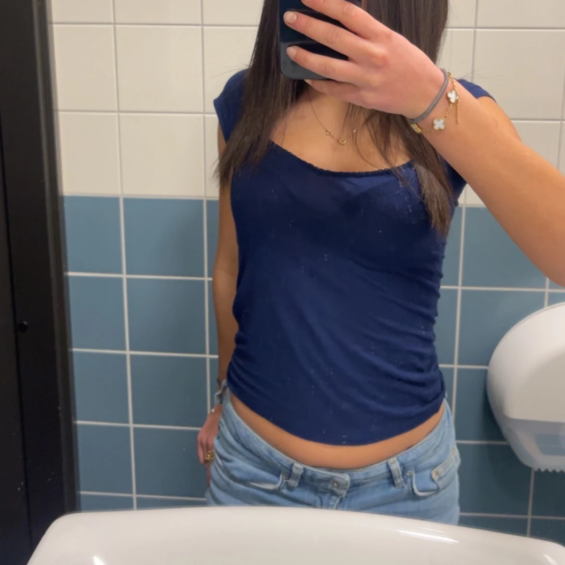 Mörkblå tight t-shirt