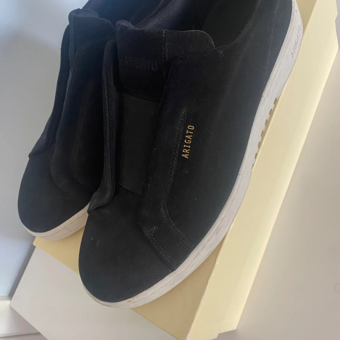 Svarta sneakers från Axel Arigato - 2