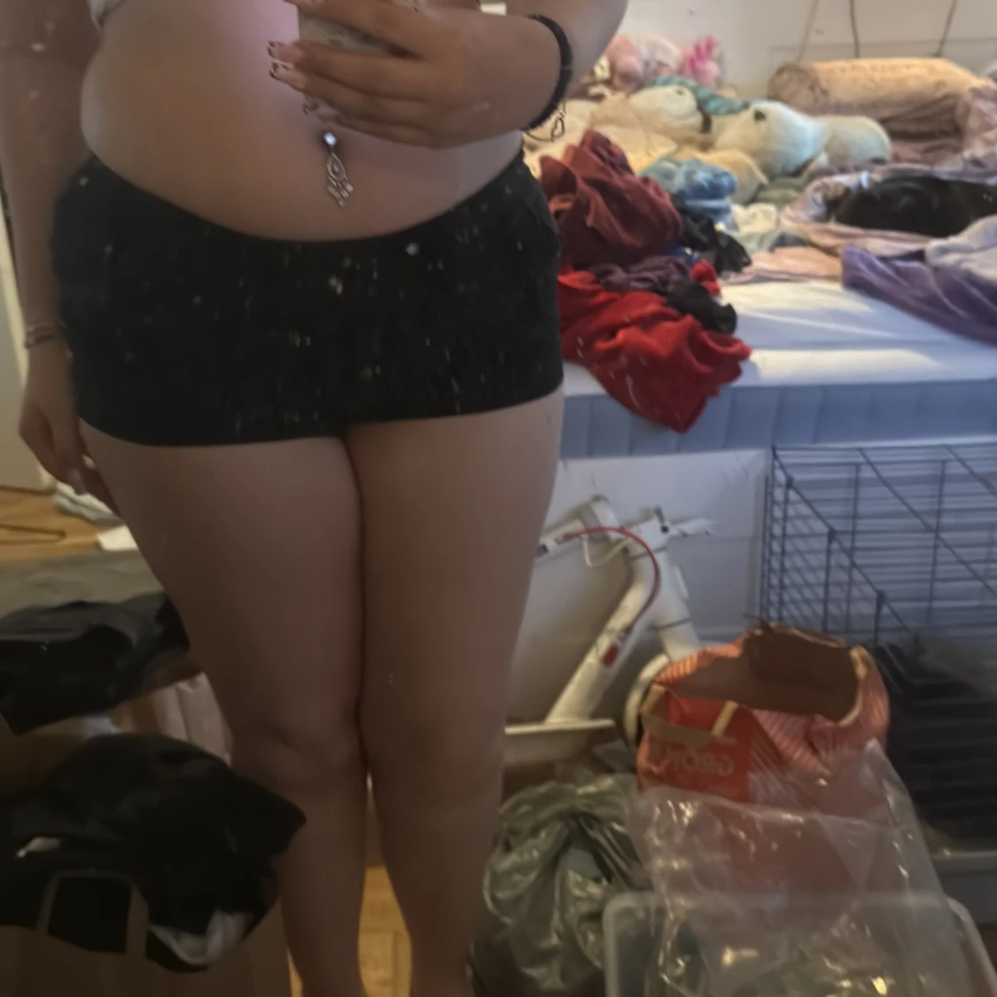 Svarta prickiga shorts från Basic U