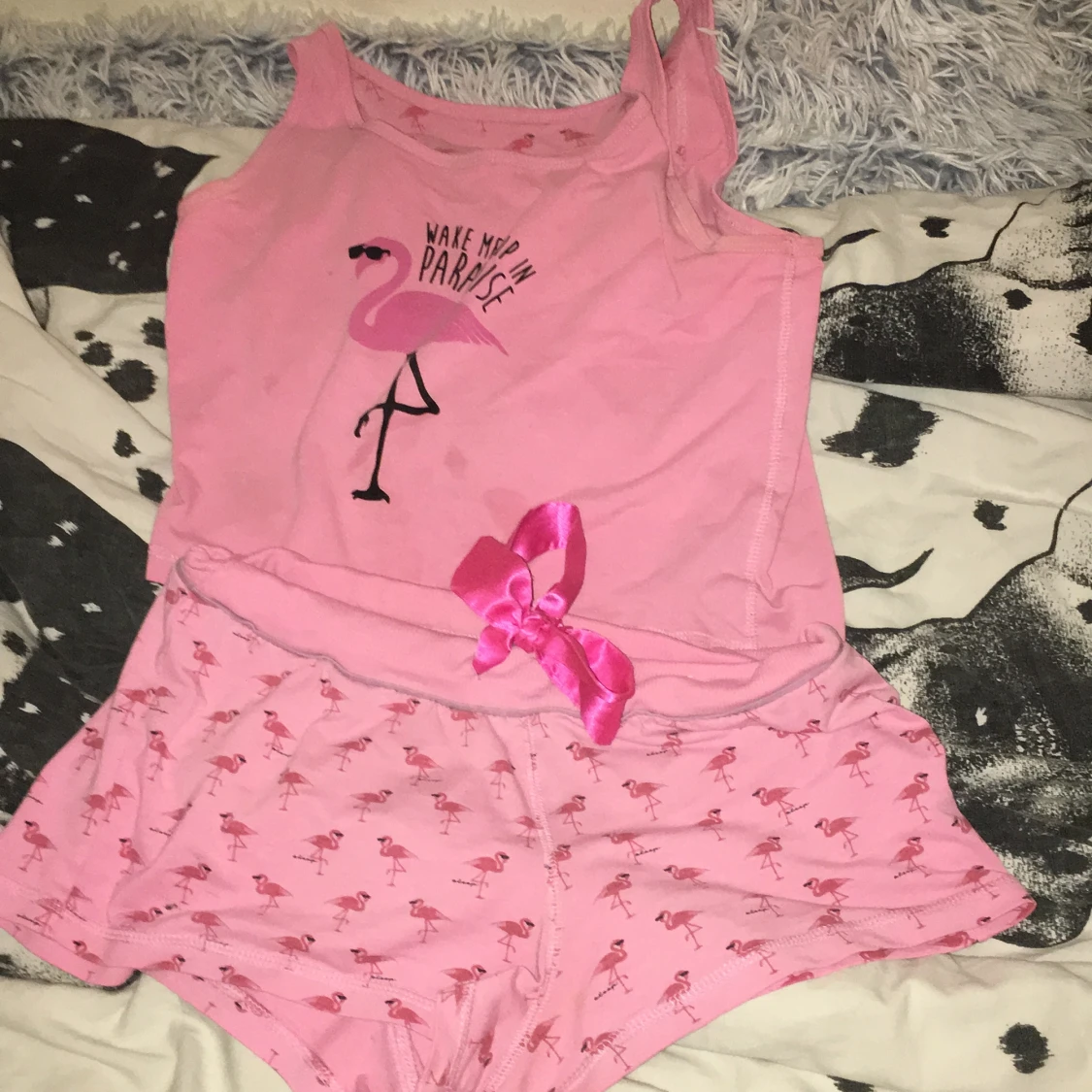 Svart bälte med dubbla guldringar - 3