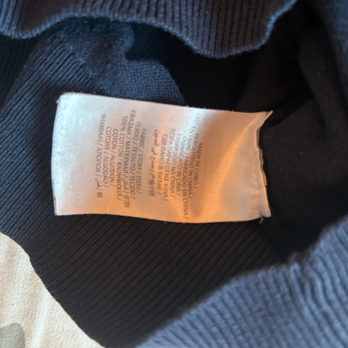 Mörkblå långärmad tröja från GANT - 2