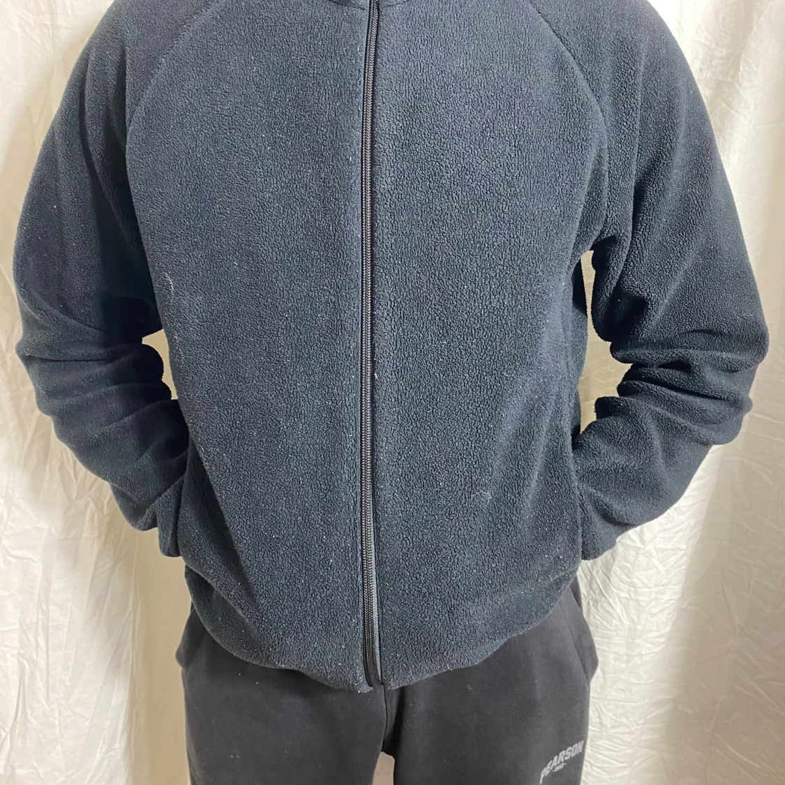 Svart fleecejacka med dragkedja - 1