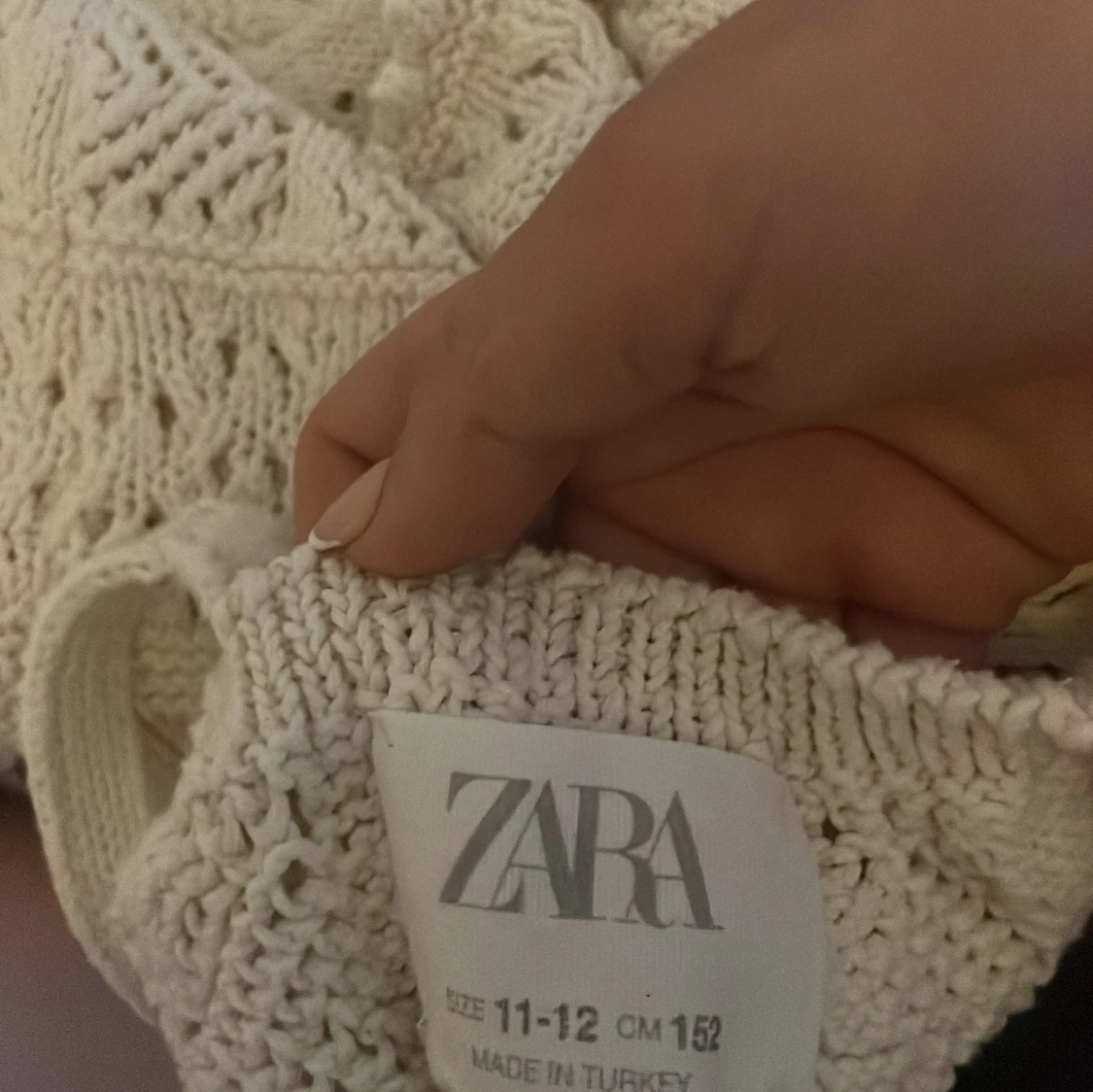 Vit virkad croppad linnetopp från Zara - 1