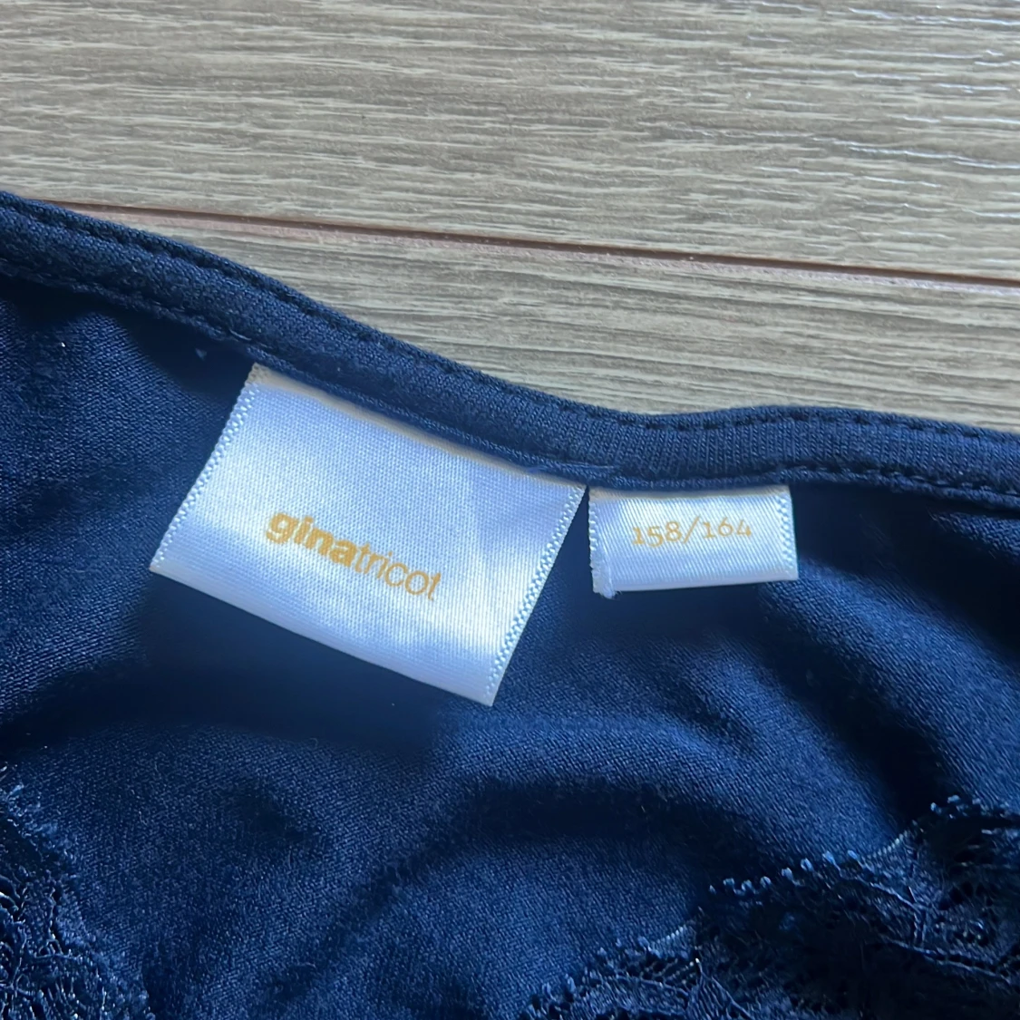 Svart långärmad topp från Gina Tricot - 2