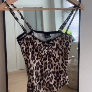 leopardtryck topp XS - leopardtryck topp från gina tricot, perfekt för sommaren