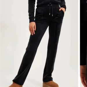 juicy byxor - jätte fina svarta juicy byxor i storlek xs som är i jätte fint skick fortfarande mjuka och inte använda så mycket!