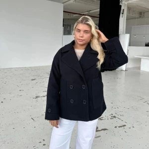 Kort kappa - Fin kort kappa från Design by Si, som inte kommer till användning💗kan skicka egna bilder vid intresse!!