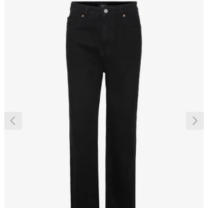 Jeans från vero moda  - Dessa jeans är knappt använda och är därför i väldigt bra skick<3