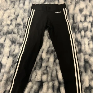 Adidas leggings  - Bra skick 