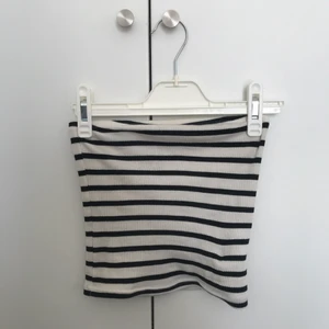 Topp - En jättefin slutsåld tuptopp från hm💗💗 70 kr + frakt