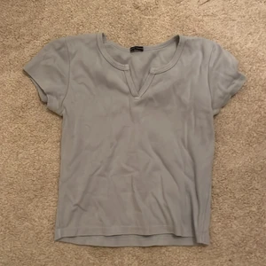 Brandy Melville tröja - Supersöt brandy melville tröja som tyvärr inte kommer till användning längre!🌟