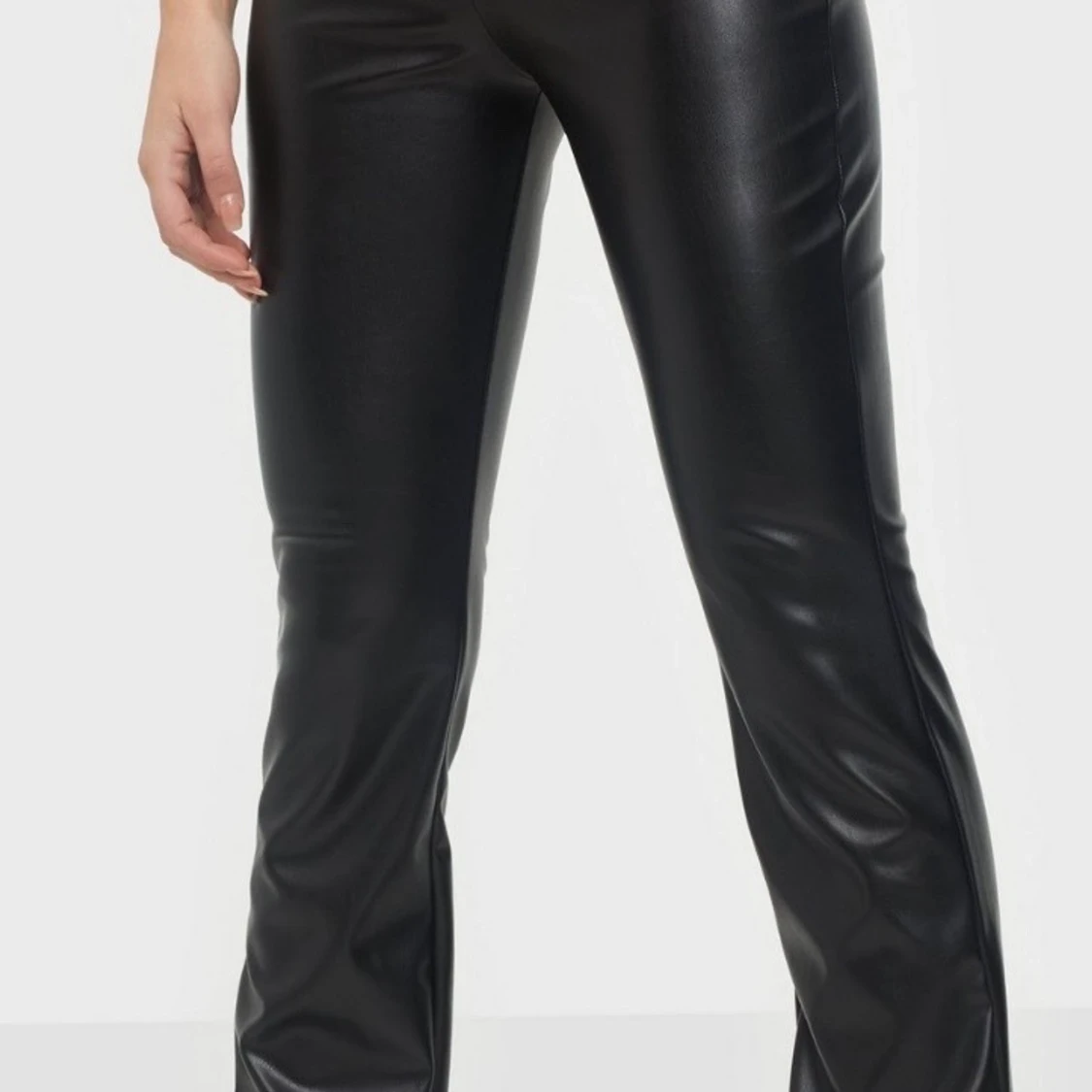 PU byxor Storlek M med slit