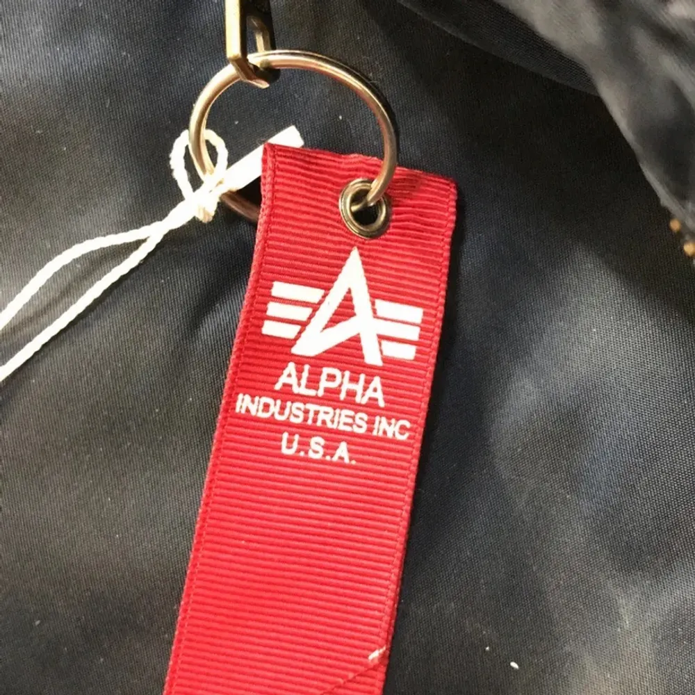 Knappt använd jacka från Alfa Industries. Jackor.