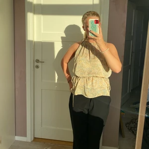 Linne  - Jätte fin somrig top