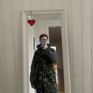 Militär jacka - Militär jacka ifrån 6ixty8ight i storlek m