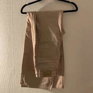 Monki yoko jeans  - Fraktar ej Lund