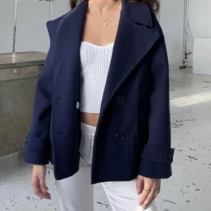 Design by si - Jättefin och sällan använd så den är i nyskick, säljs då jag tröttnat på den. Skriv privat för fler bilder. Köparen står för frakten💕