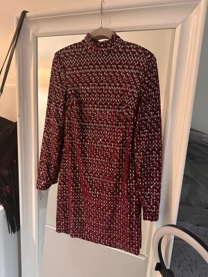 Nelly klänning - Använd två gånger. Storlek xs/34 Finns på Östermalm 