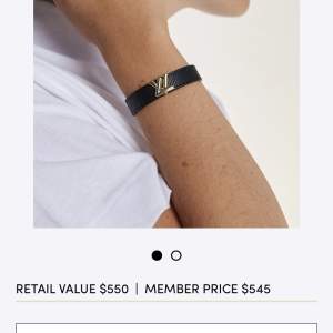 Säljer min leather Louis Vuitton bracelet knappt använt. Butiks pris på nätet c:a 5500:-  annonserad på fler sidor 