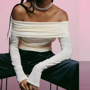 Topp - Sååå fin tröja från ginatticot, tycker den är så fin men har ej användning för den . Den är använd en gång ❤️