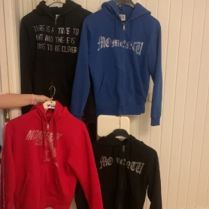 Zip hoodies - Jag säljer dessa tröjor då jag växt ur dom. Pris kan diskuteras. 