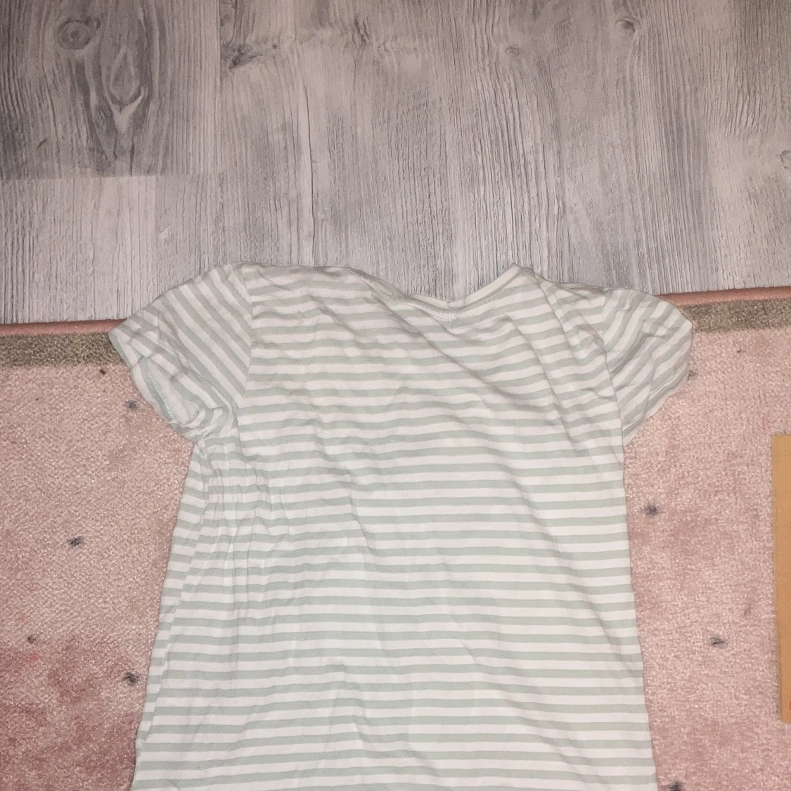 T-shirt är ej andvänd - 91