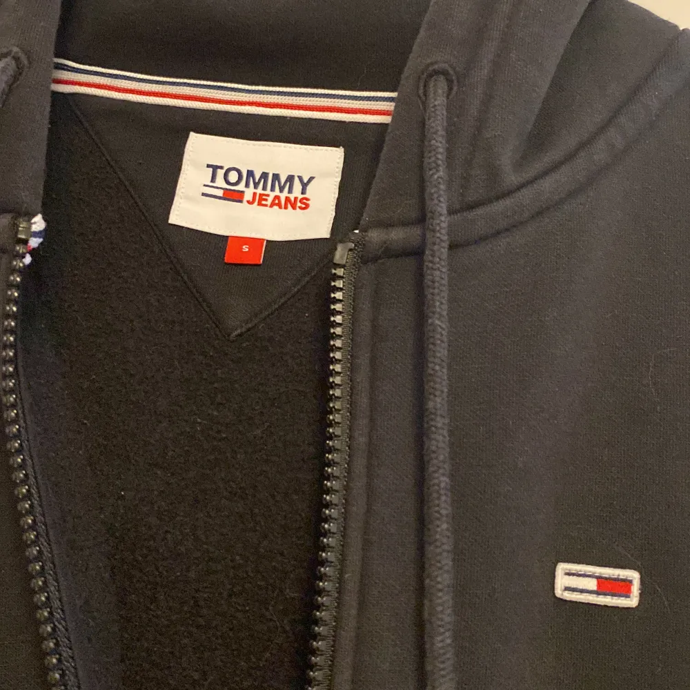 Tommy hilfiger zip up hoodie . Tröjor & Koftor.