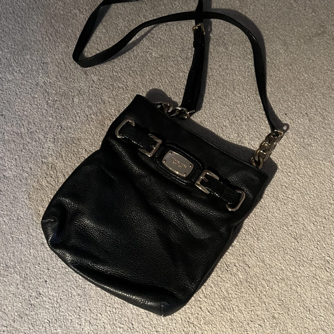 Svart väska från Michael Kors - 90