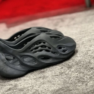 Yeezy Foam Runners Mineral Blue - Säljer mina Yeezy Foam för att jag har köpt fel storlek priset kan diskuteras vid snabb affär 💨