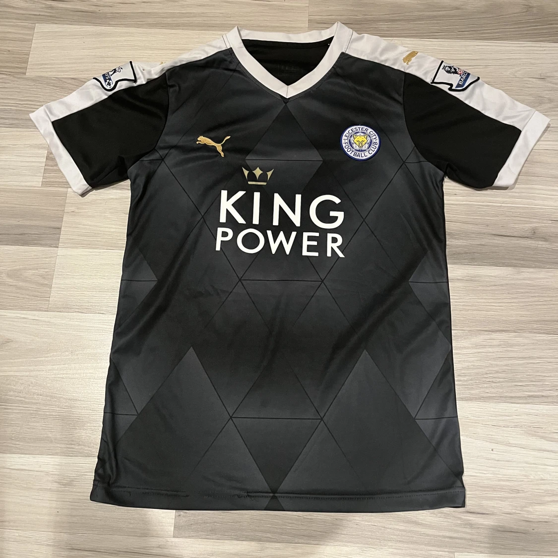 Leicester City 15/16 third kit